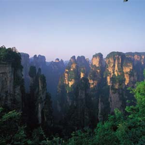 喜樂C線：（魅力湘西）鳳凰古城、天子山、寶峰湖純玩四日游