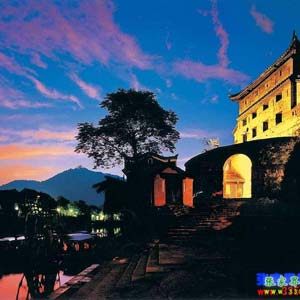 喜樂L線：天門山、張家界、袁家界、猛洞河、鳳凰古城超經(jīng)典五日游